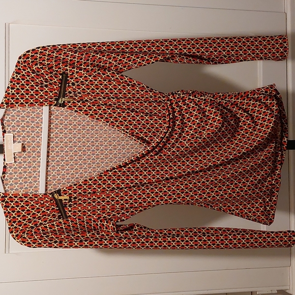 Michael Kors Tops - Michael Kors long sleeve v neck top size small